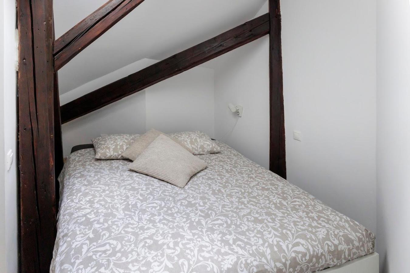 Vip In Old Town With Free Parking Appartamento Bratislava
