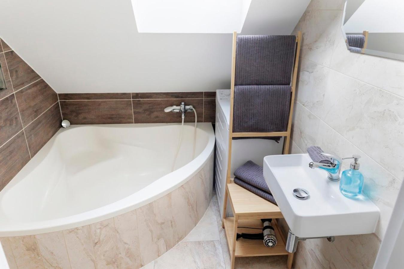 Vip In Old Town With Free Parking Appartamento Bratislava